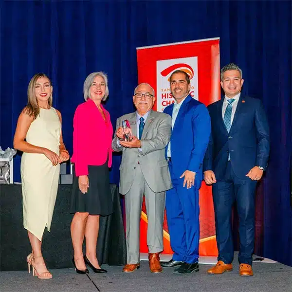 division-laundry-award-group-shot